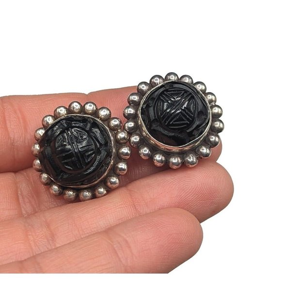 Unsigned Stephen Dweck Sterling Silver Carved Black Shao Design Clip On Earrings - Picture 4 of 11